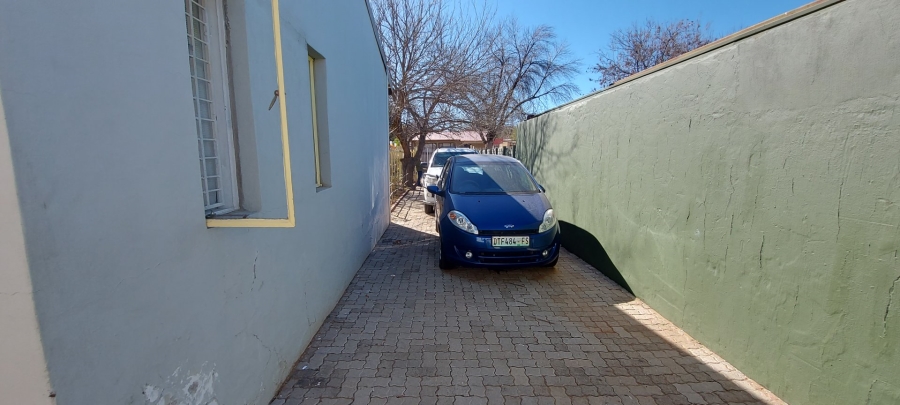 13 Bedroom Property for Sale in Brandwag Free State